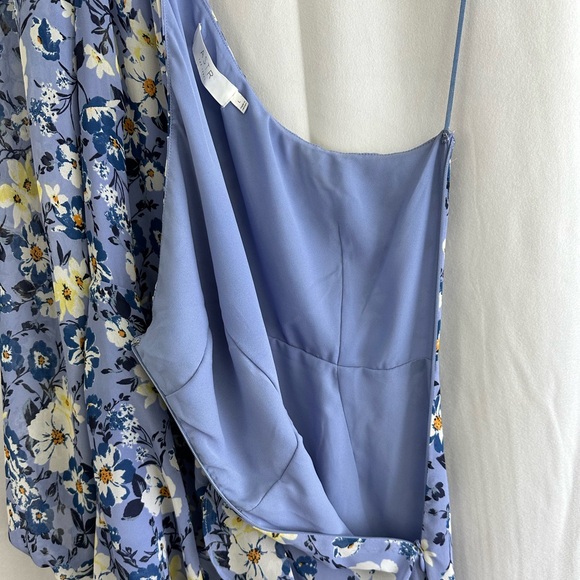 ASTR The Label One Sleeve Ruffled Floral Dress in Blue Size Large - Picture 9 of 9